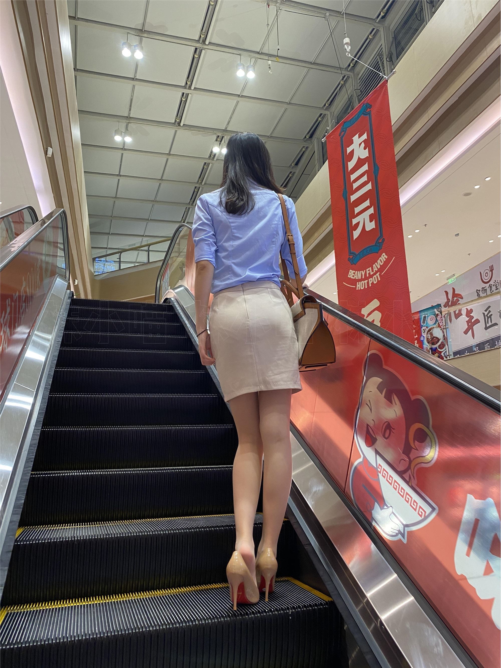 kittyWawa袜小喵  KT233 悄悄跟上她